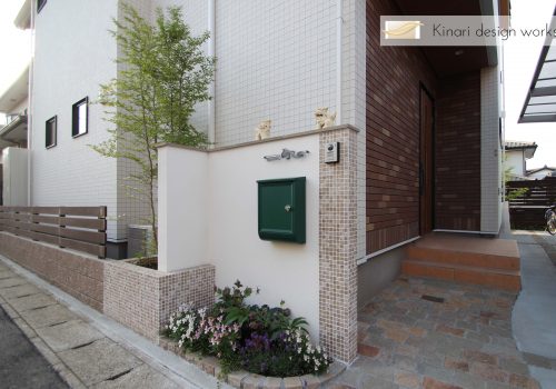 千葉　千葉市おしゃれなモザイクタイルのエントランス外構工事施工事例100-03